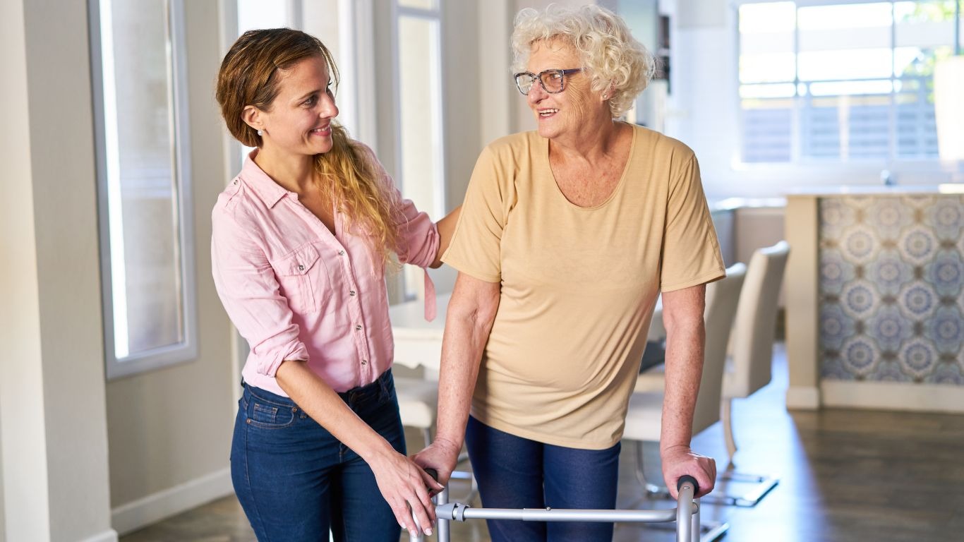 Private residence in-home care in Aberdeen NC helping seniors receive personalised care at home